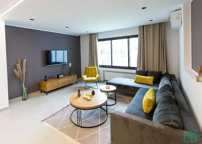 Sunset: Luxury Apartments With Gym In Lac 1