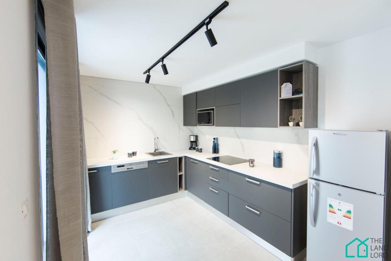 Sunset: Luxury With Gym In Lac 1 Apartment