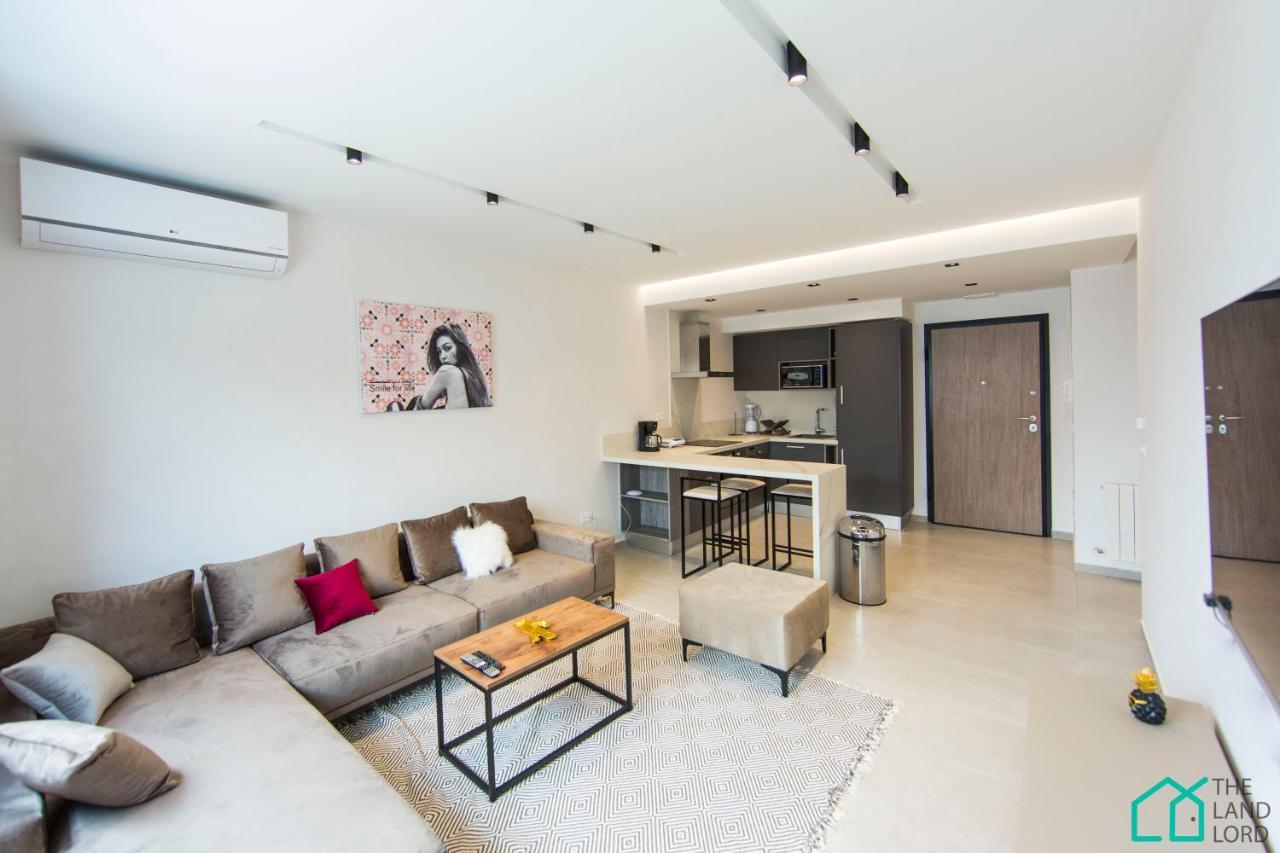 Apartment Sunset: Luxury With Gym In Lac 1