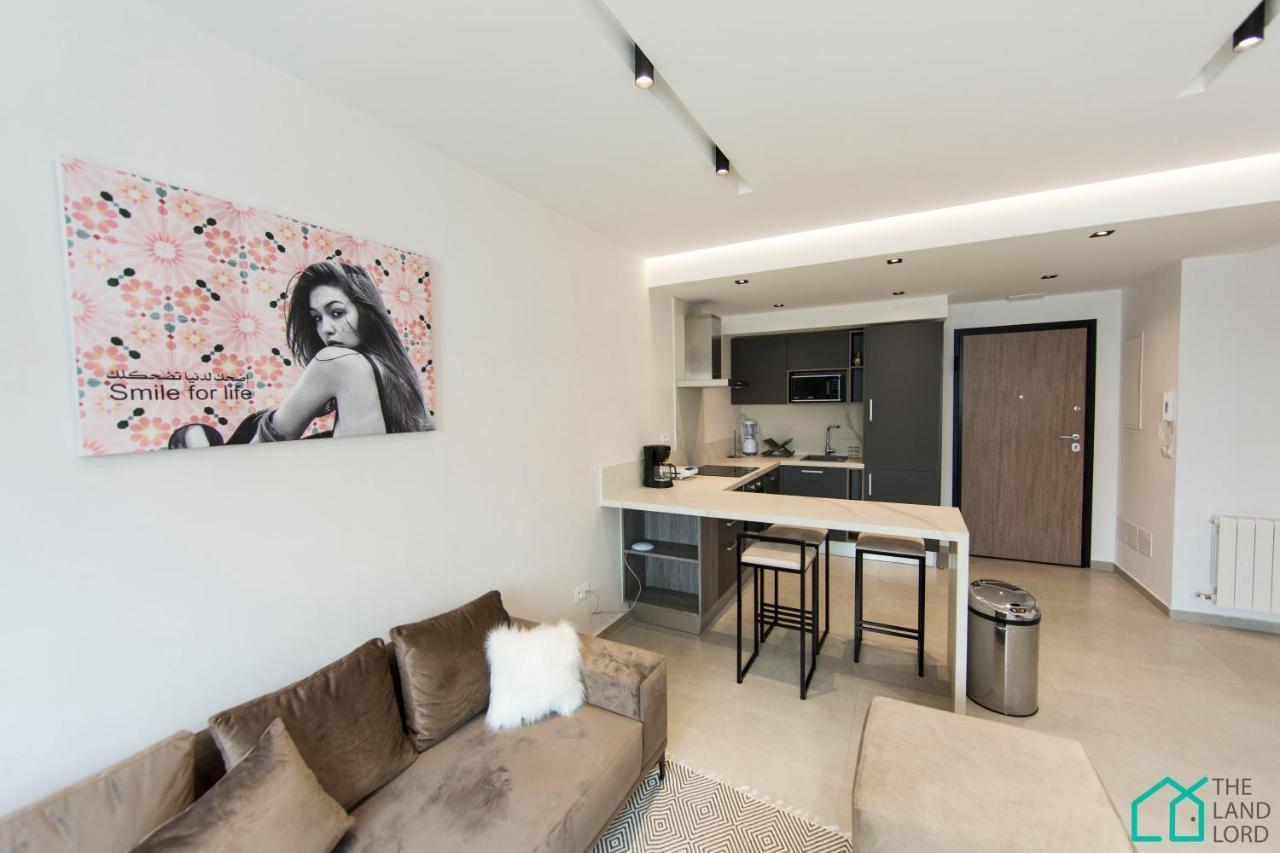 Sunset: Luxury With Gym In Lac 1 Apartment *